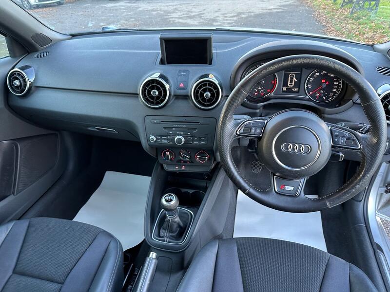 AUDI A1 1.6 TDI S line 2012