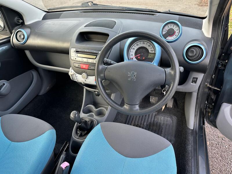 PEUGEOT 107 1.0 12V Urban Move 2008