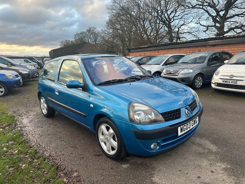 RENAULT CLIO 1.2 16v Dynamique 2003