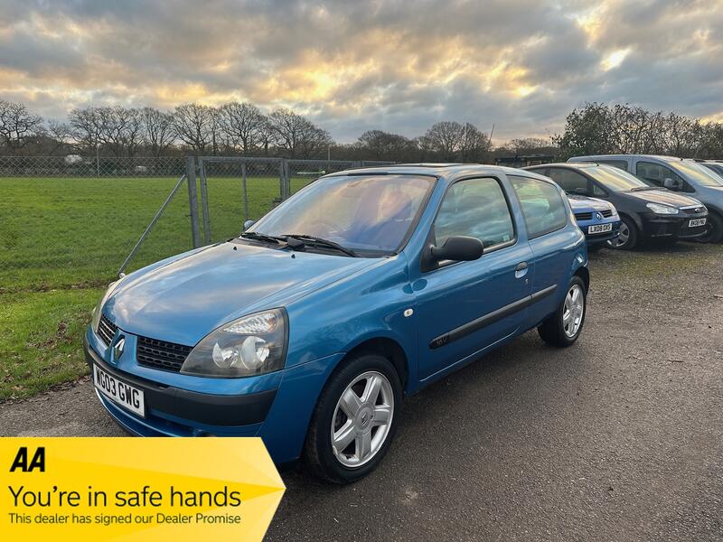 RENAULT CLIO 1.2 16v Dynamique 2003