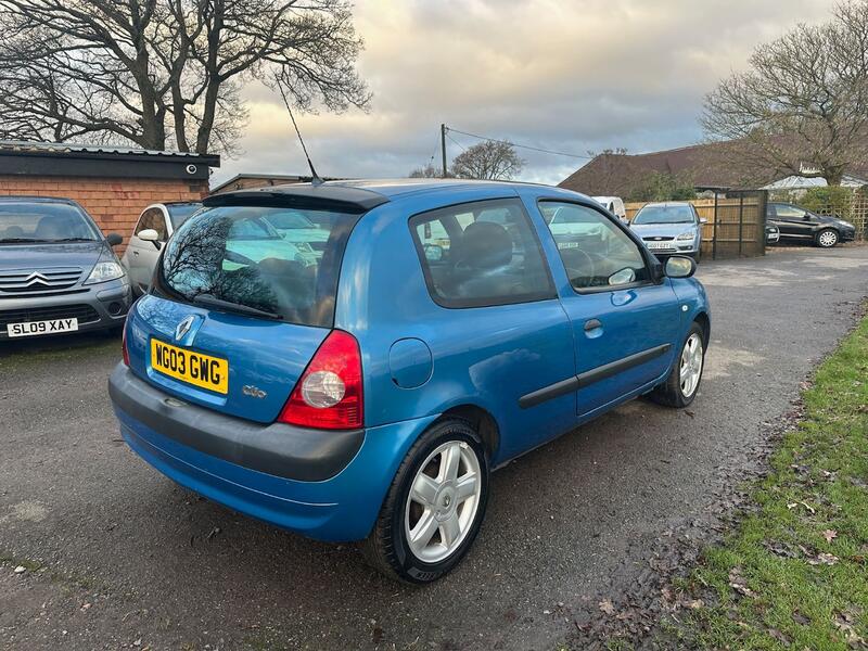 RENAULT CLIO 1.2 16v Dynamique 2003