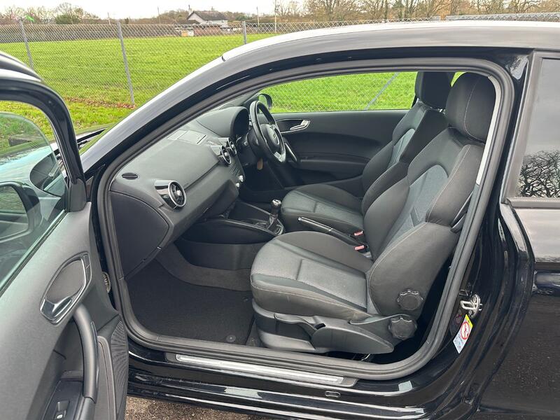 AUDI A1 1.6 TDI Sport 2011